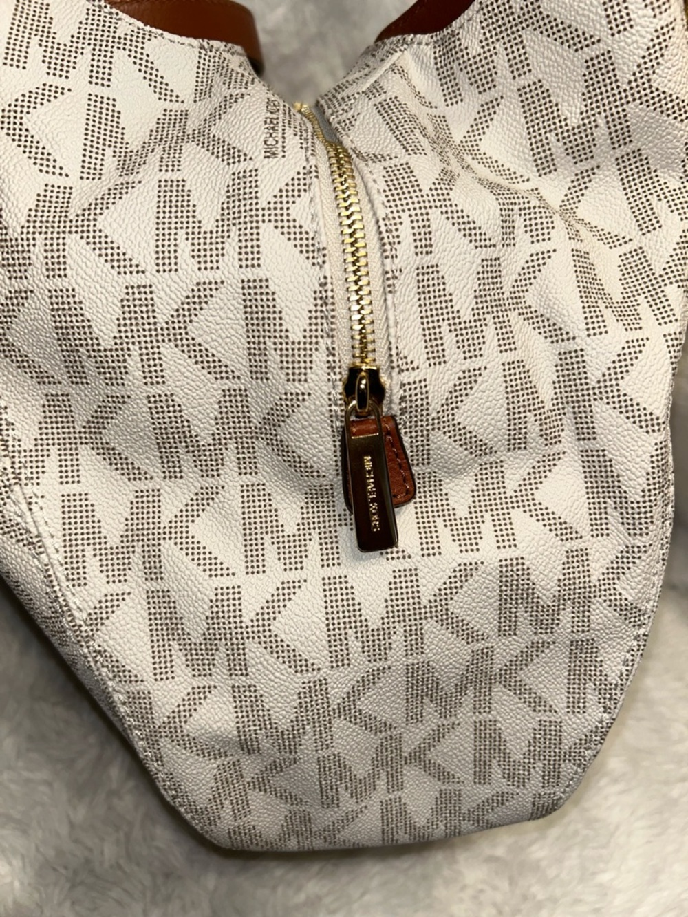 Michael Kors Fulton Monogram Logo Shoulder Bag - Picture 16 of 16